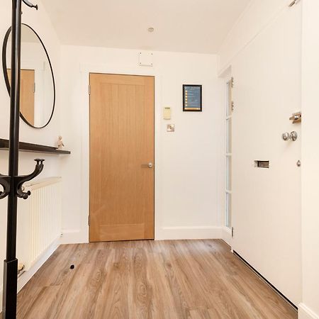 Joivy 3Br Flat In Haymarket With Free Parking EDI Exterior photo