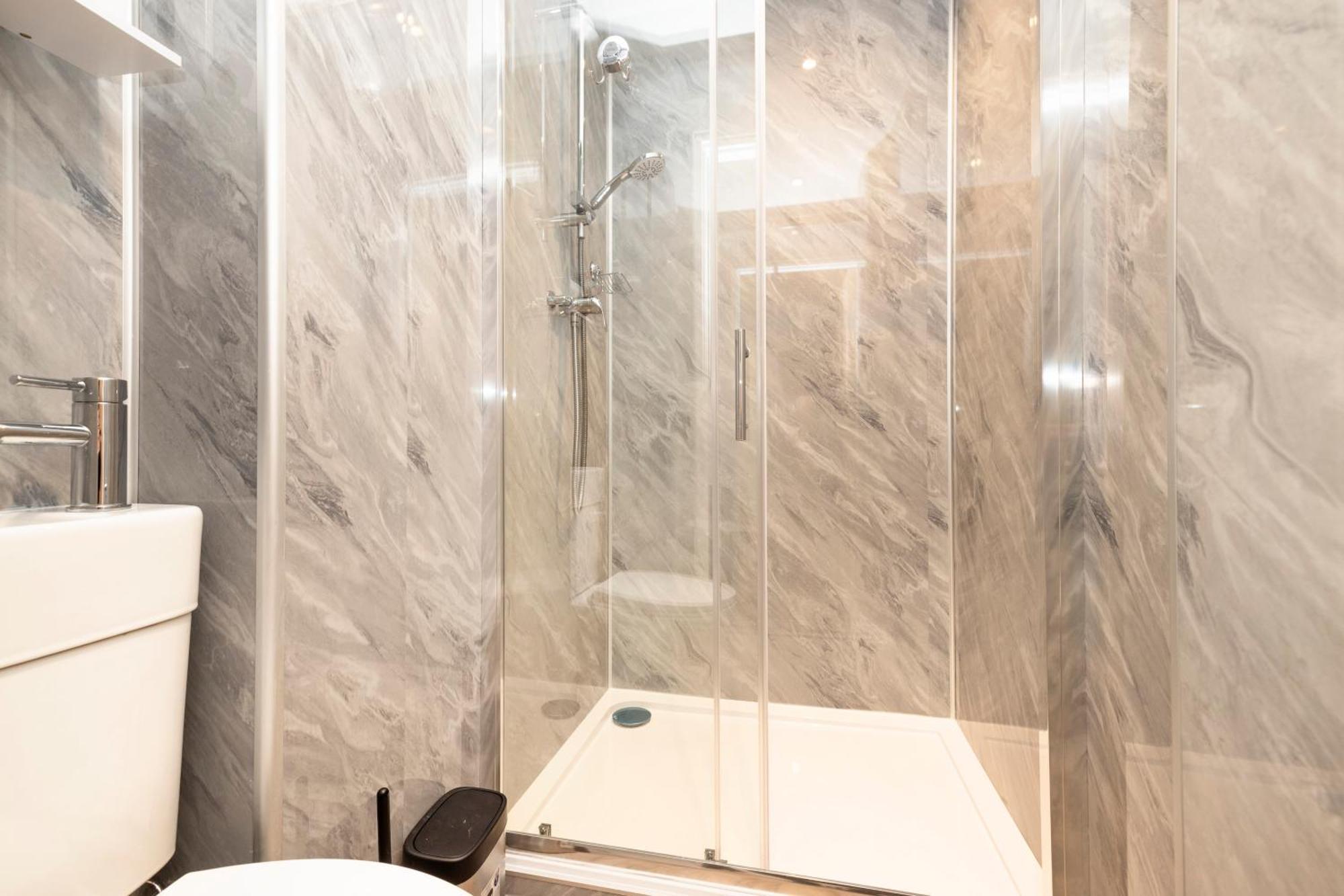 Joivy 3Br Flat In Haymarket With Free Parking EDI Exterior photo