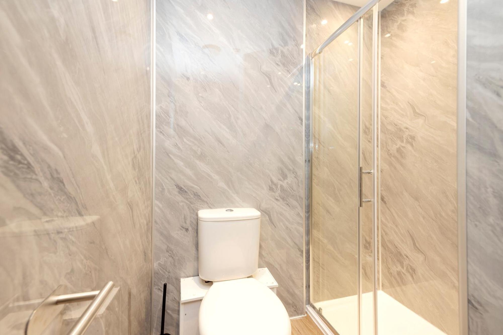 Joivy 3Br Flat In Haymarket With Free Parking EDI Exterior photo